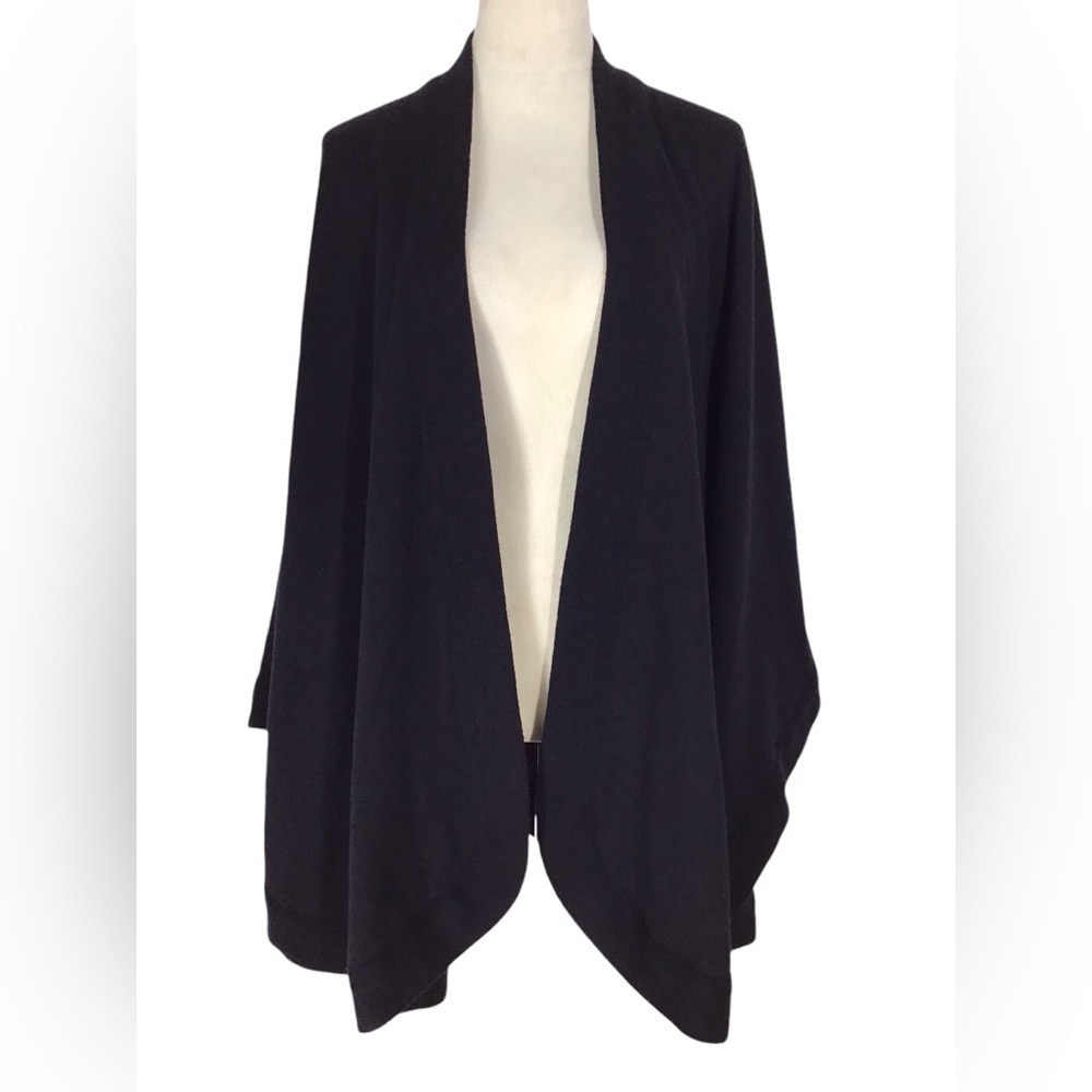 Bloomingdale’s Fine Merino Wool Made In Italy Open Front Poncho Shawl On… - Picture 3 of 9
